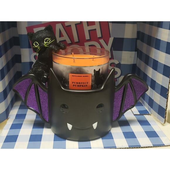 BBW Black Bat Showing Fangs w. Gold Glittery Wings Large 3 Wick Candle Holder - Picture 1 of 3